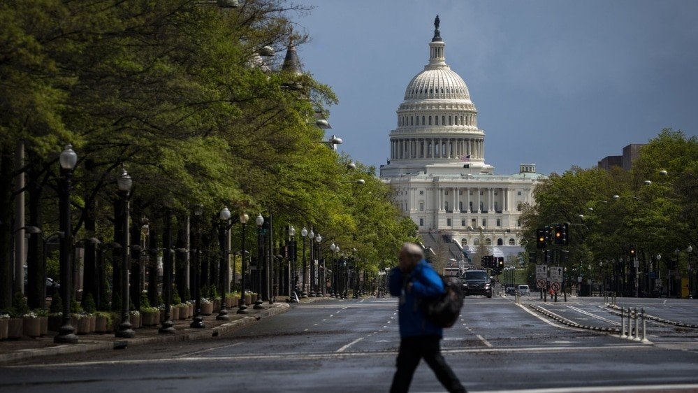 us senate approves 484bn funding for small businesses hospitals