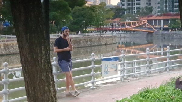 people arent wearing masks at robertson quay 5