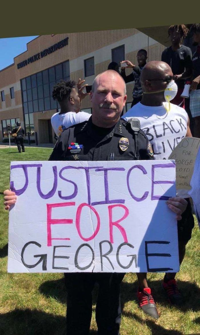 35 Pics Showing The Other Side Of The George Floyd Protests That The Mainstream Media Is Reluctant To Share